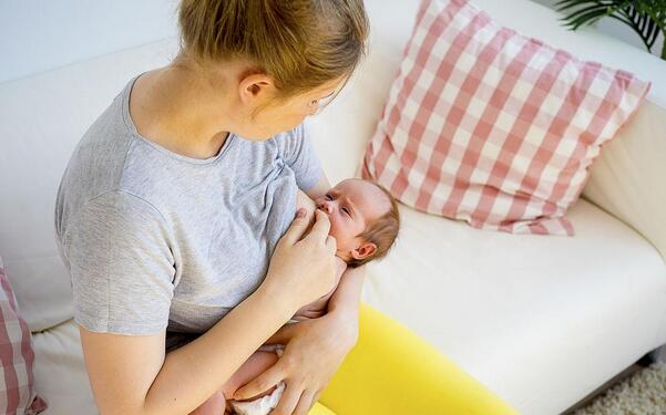 宝宝为什么吃母乳会消化不良？这4个原因，妈妈要知道（宝宝为什么吃母乳会消化不良？）