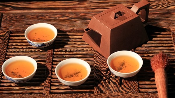 秋季女性适合喝什么茶最好 最适合女生的秋季养生茶
