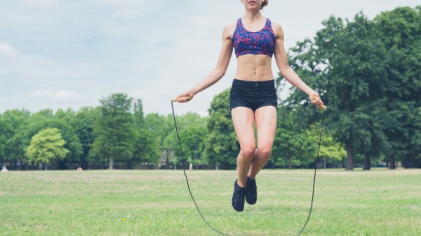 跳绳能提高性功能吗?跳绳对女性卵巢的好处是什么
