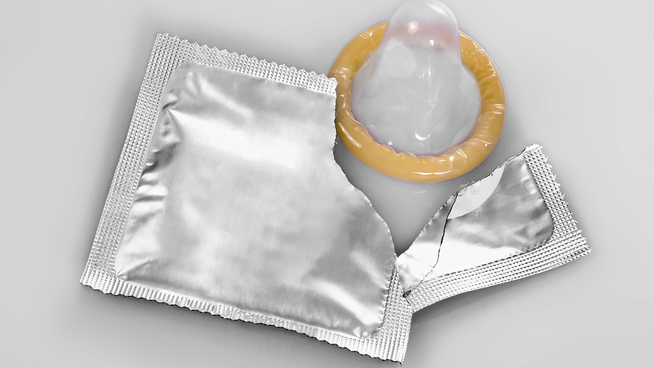 常用避孕套对女人好不好？女用避孕套如何使用？