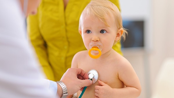 婴儿喝药时最好别放在奶里 宝宝用药安全基本常识你知道吗？