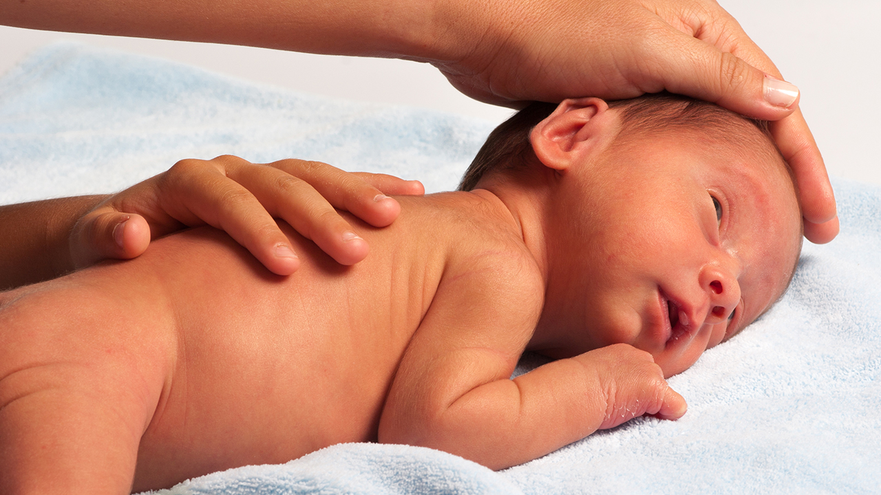 为何新生儿一定要普种乙肝疫苗？怎样阻断围产期母婴传播？