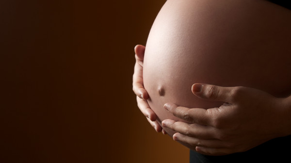 哺乳期可以用清凉油吗？胆红素含量过高宝宝会有哪些症状？