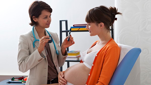 孕妇临产的征兆有哪些？孕妇生育过程可以分为哪些阶段？