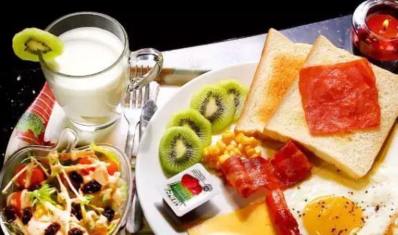 吃早餐可以避免肥胖吗？（健康又饱腹的早餐有哪些？）