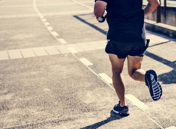 减肥跑步，是慢跑，还是快跑？（减肥跑步是慢跑，而不是快跑，为什么？）