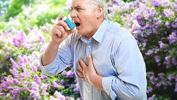 每年秋天偶尔咳嗽是怎么回事？（每年秋天偶尔咳嗽是什么原因导致的？）