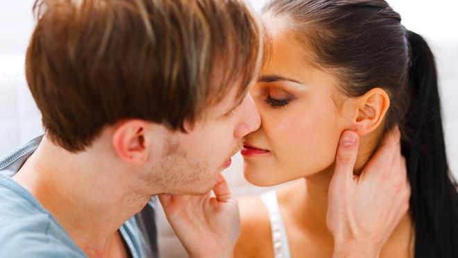 亲吻私处可以让人快乐吗？（亲吻私处可以提升女性快乐感吗？）