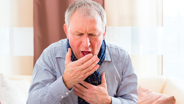 喉咙有痰，偶尔咳嗽一声是什么原因？