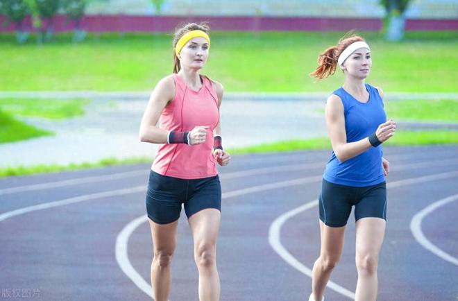 每天跑步多久可以减肥？跟着做，你的体重也蹭蹭掉